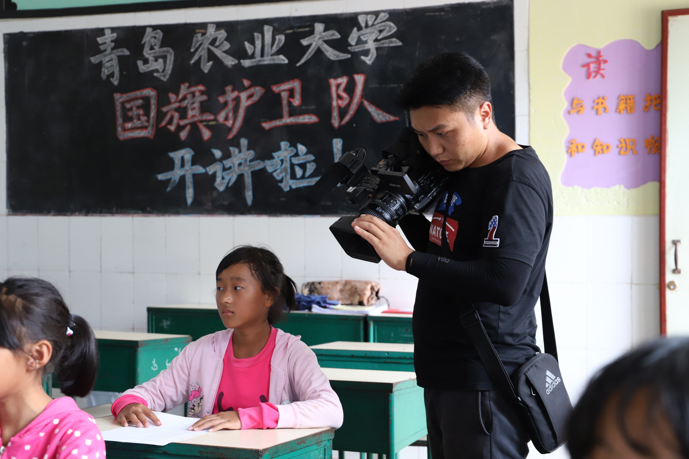 疯狂猜成语一人举旗_看图猜成语(3)